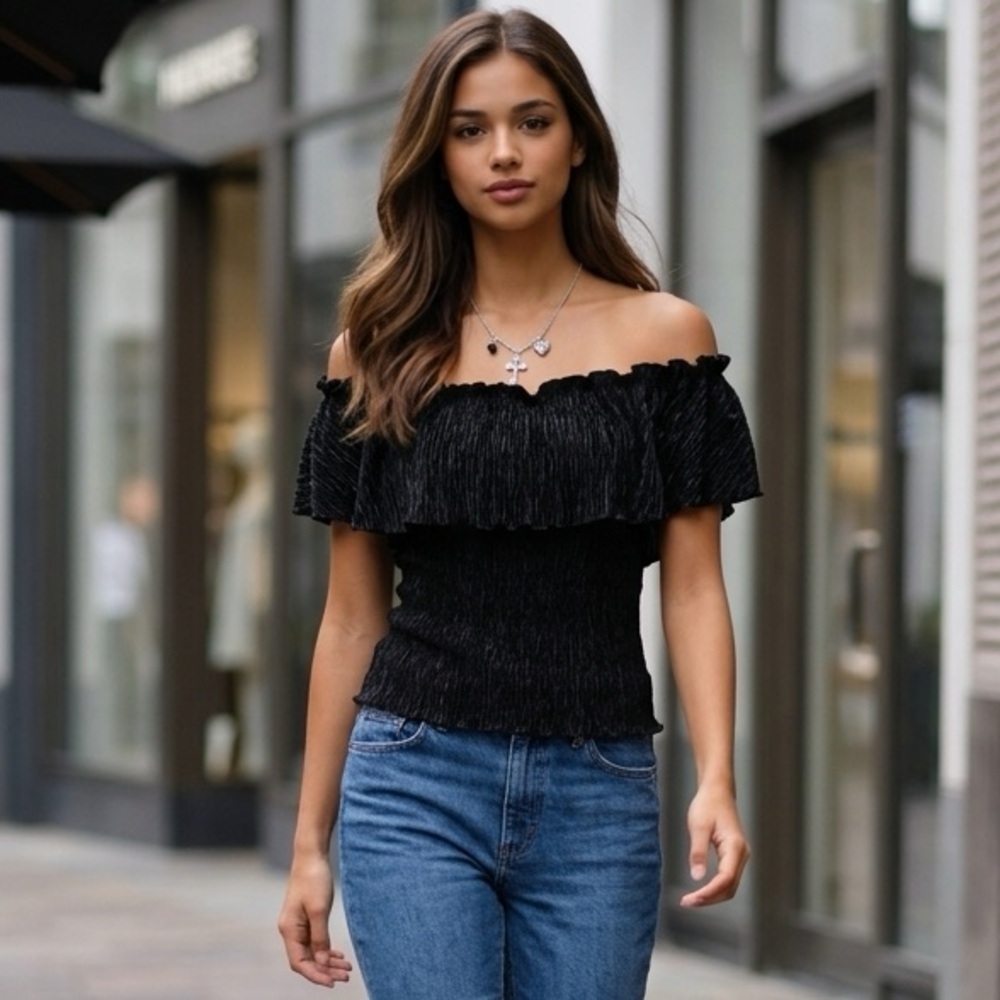 NWT Fashion Nova SZ S black pleated effect top w/scalloped hemline, bust 32”-42”
